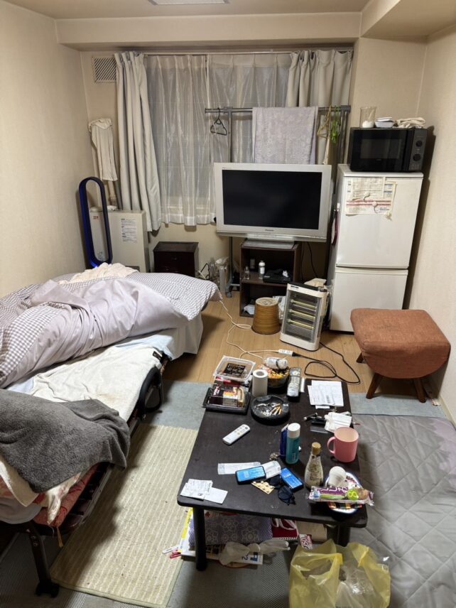 管理会社様も納得!アパート2階の残置物を法令遵守の徹底分別で、迅速かつ安全に全回収!