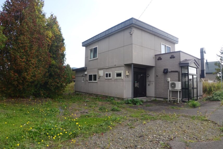 知人からのご紹介で即決!築47年・美唄市の4LDK戸建てをスムーズに買取いたしました